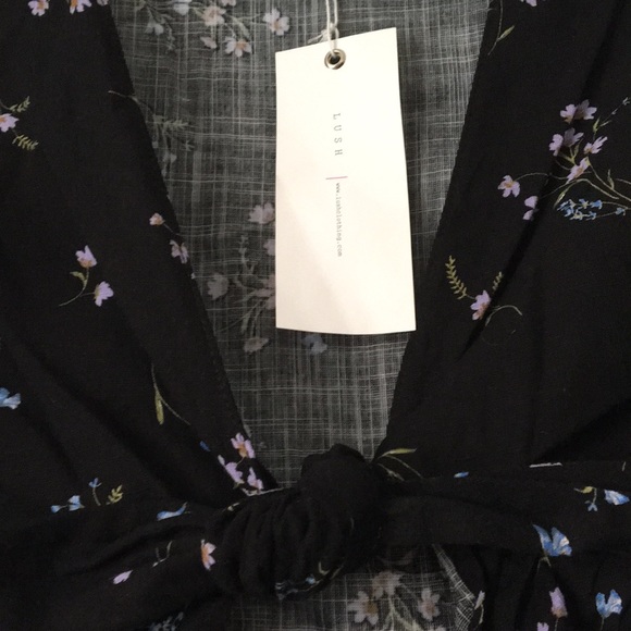 NWT LUSH tie crop blouse - Picture 6 of 6